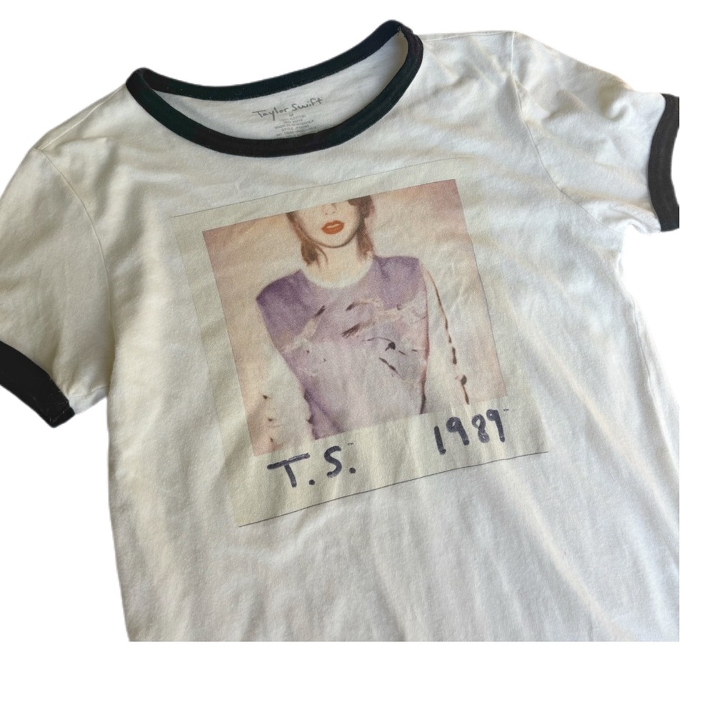 Authentic Taylor Swift 1989 Tour Tshirt Size medium - Picture 2 of 5